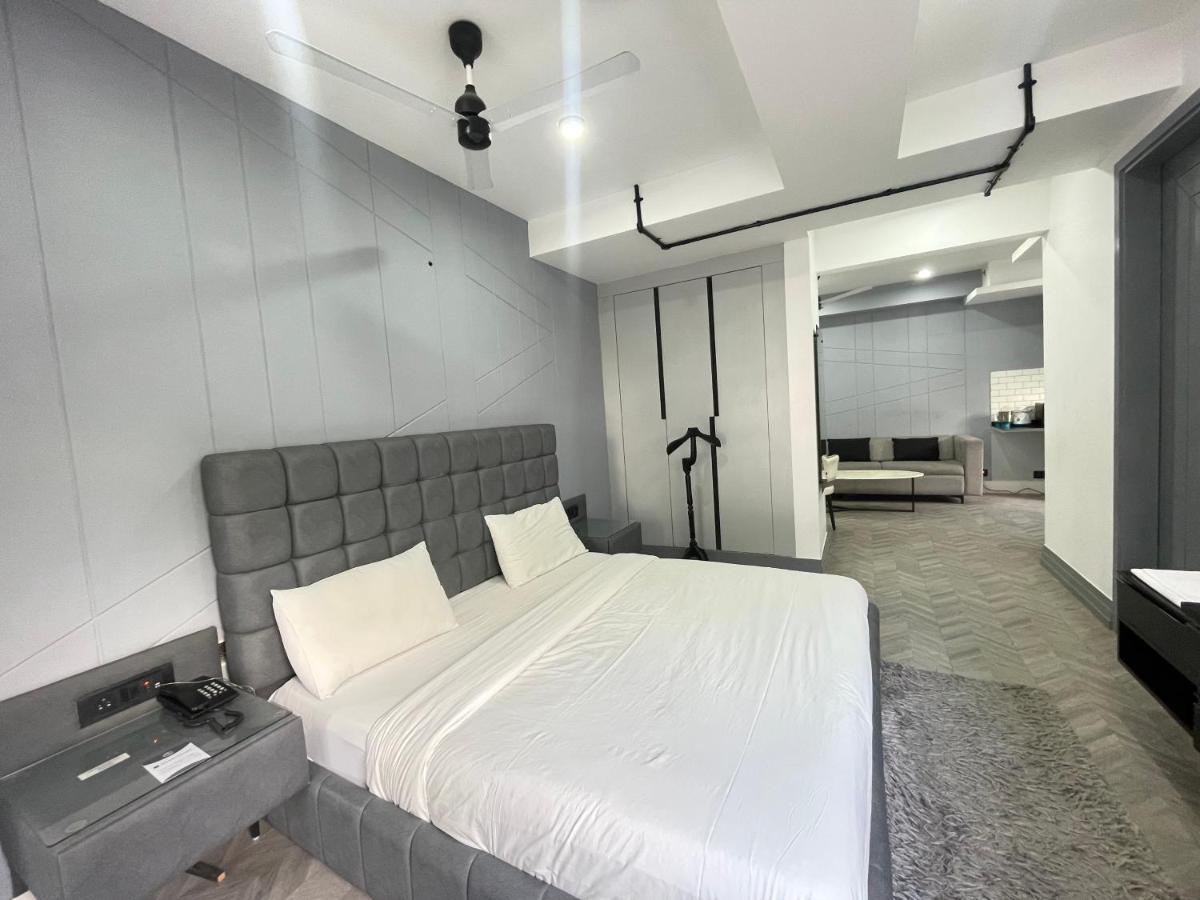 Bedchambers Serviced Apartments, Mg Road Gurgaon Eksteriør bilde
