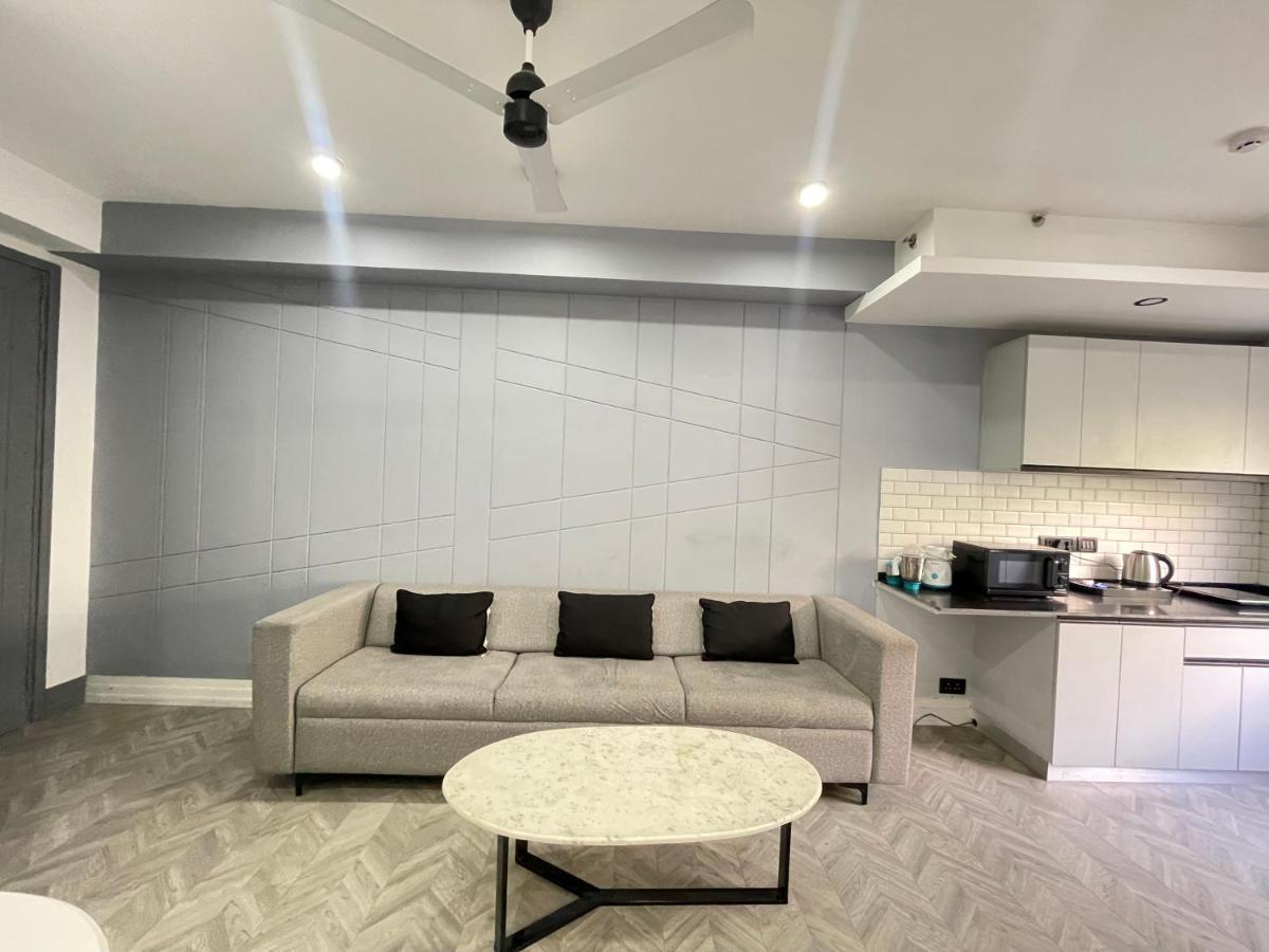Bedchambers Serviced Apartments, Mg Road Gurgaon Eksteriør bilde