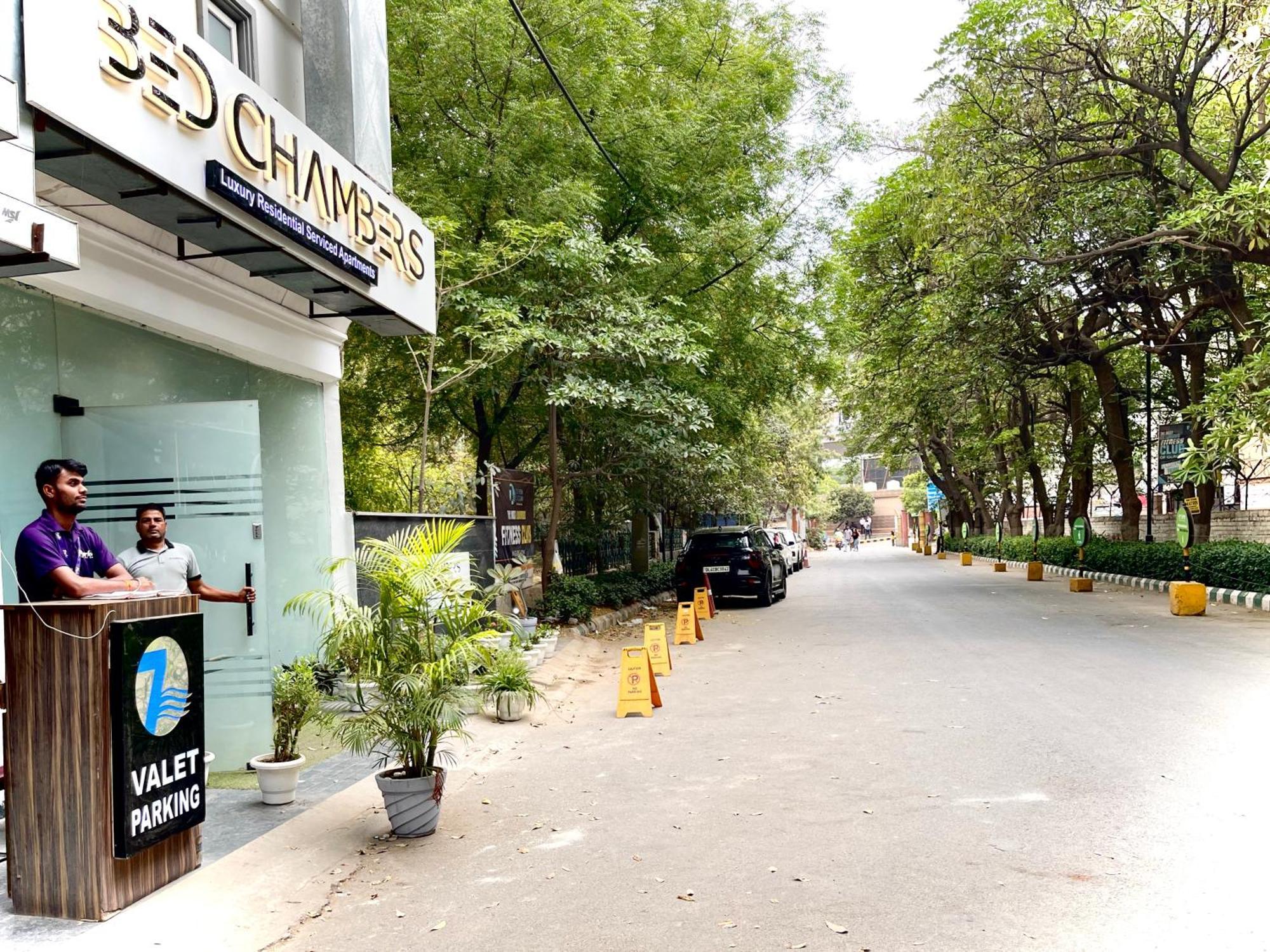 Bedchambers Serviced Apartments, Mg Road Gurgaon Eksteriør bilde